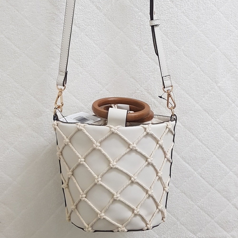 Mango white bucket bag,never used.